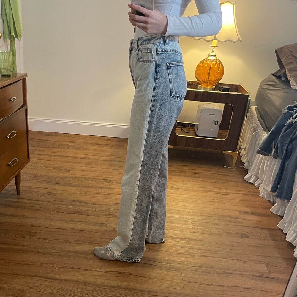 Two-toned acid wash extra high rise jeans